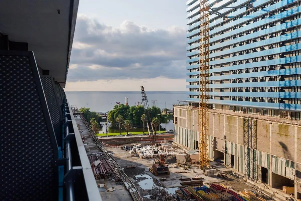 Apartment 1Br Apt With Balcony Sea Views 2 Min From The Sea Batumi