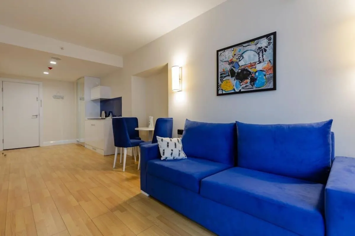 1Br Apt With Balcony Sea Views 2 Min From The Sea Batumi Apartment